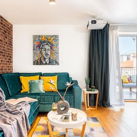 Apartmán Days - Two Bedroom With Parking, Balcony, Grill & Projector